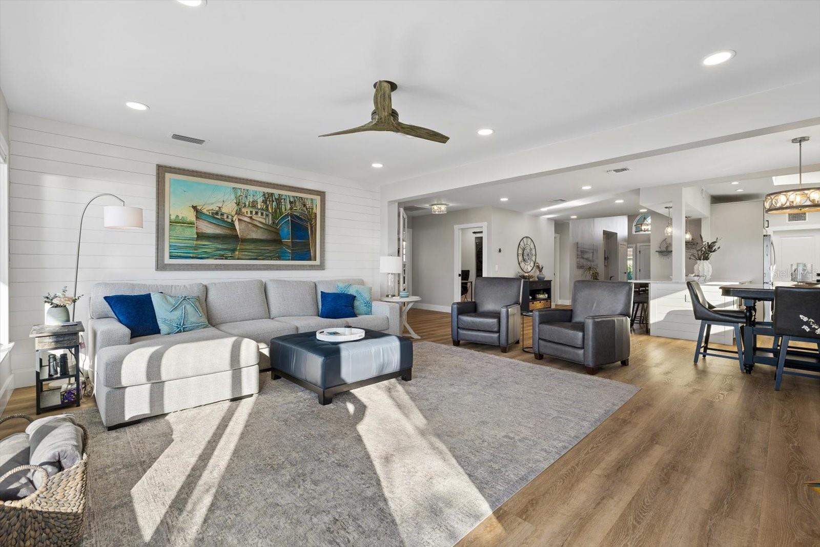 112 WALL STREET, Redington Shores, FL 33708