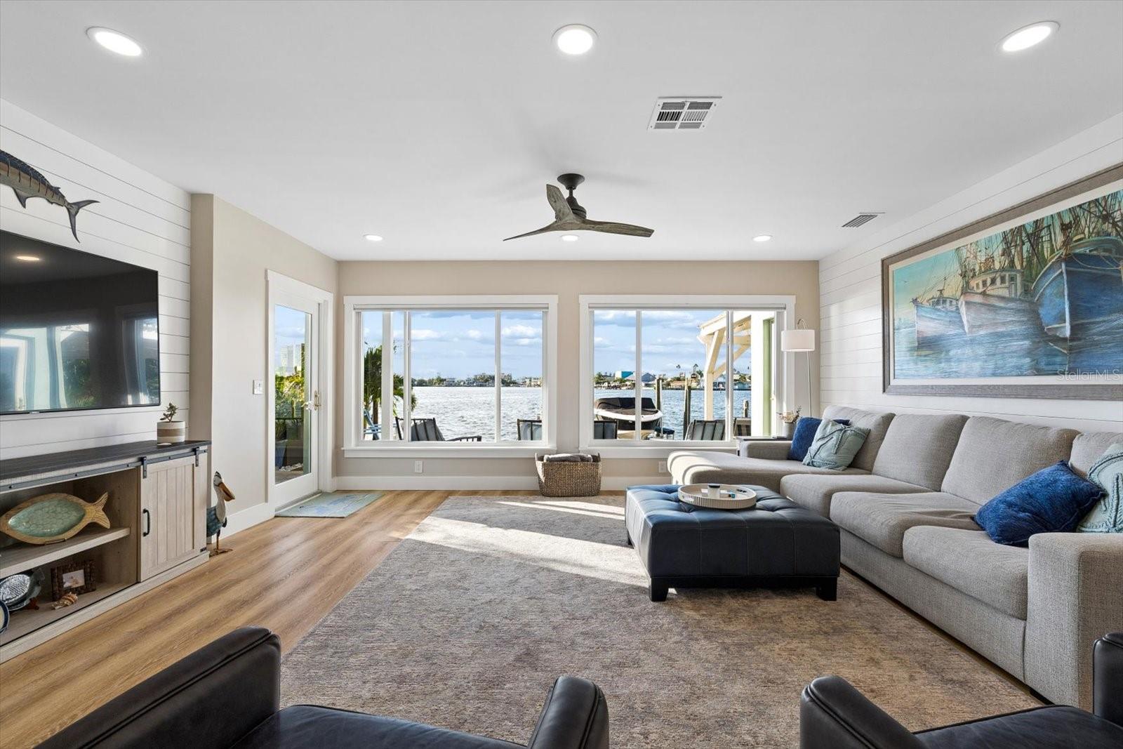 112 WALL STREET, Redington Shores, FL 33708