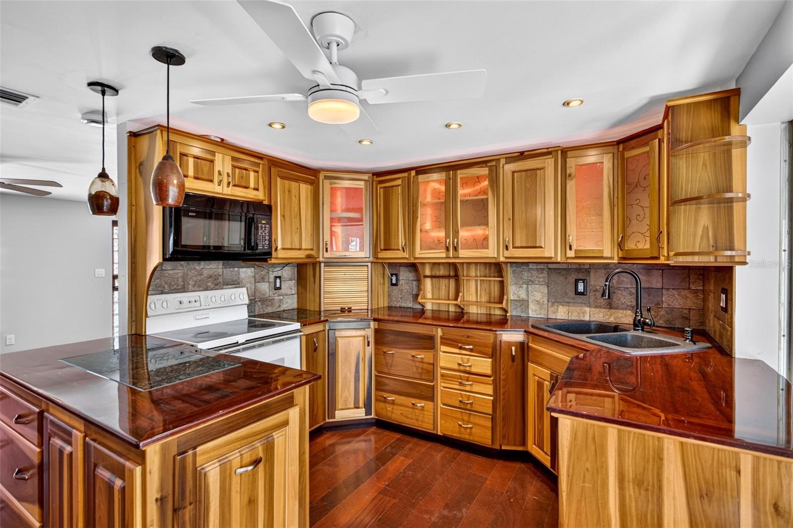 408 13TH STREET SW, Ruskin, FL 33570
