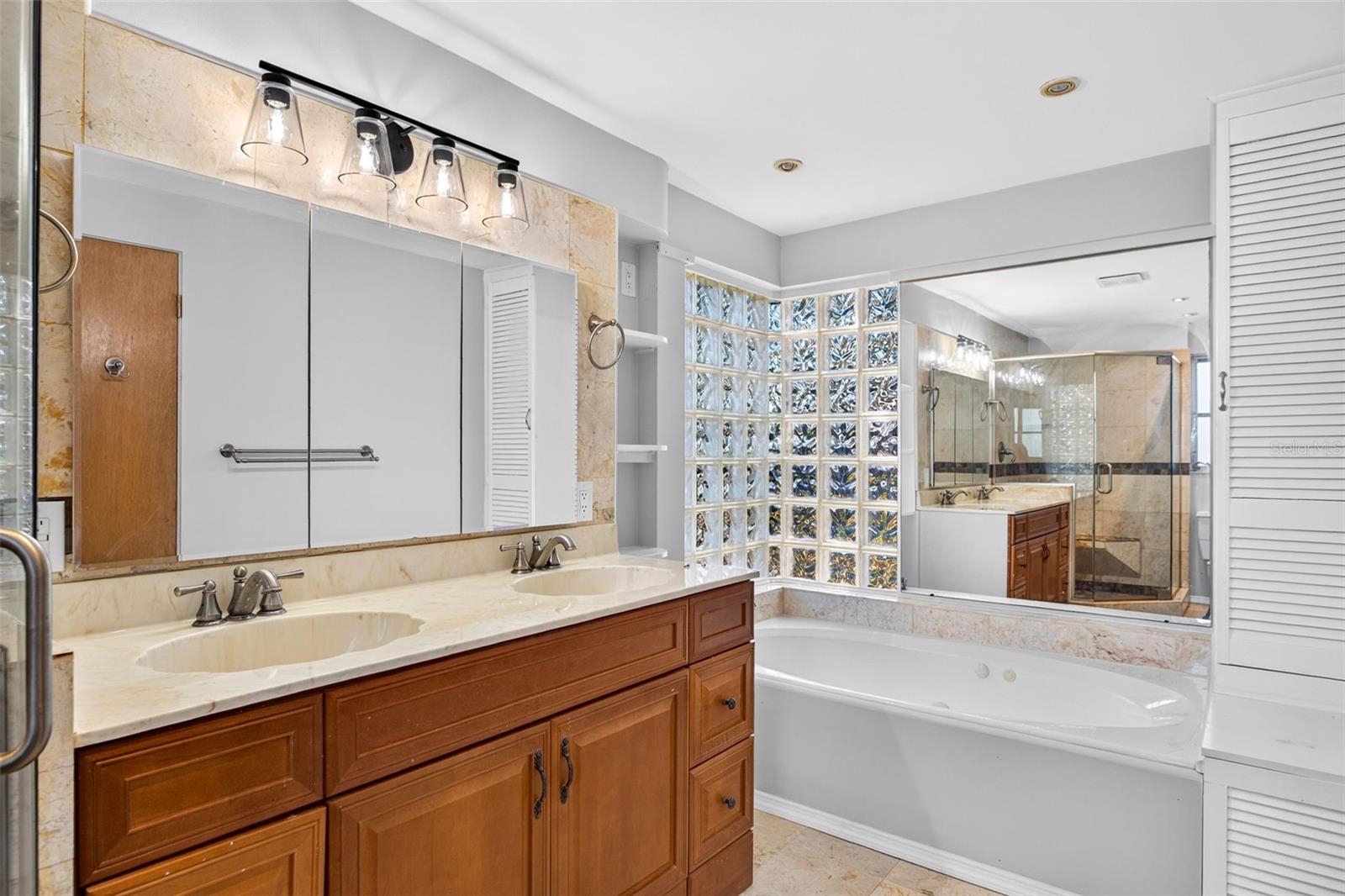 408 13TH STREET SW, Ruskin, FL 33570