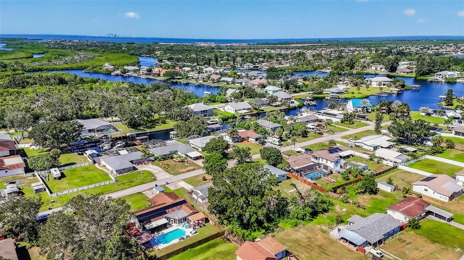408 13TH STREET SW, Ruskin, FL 33570