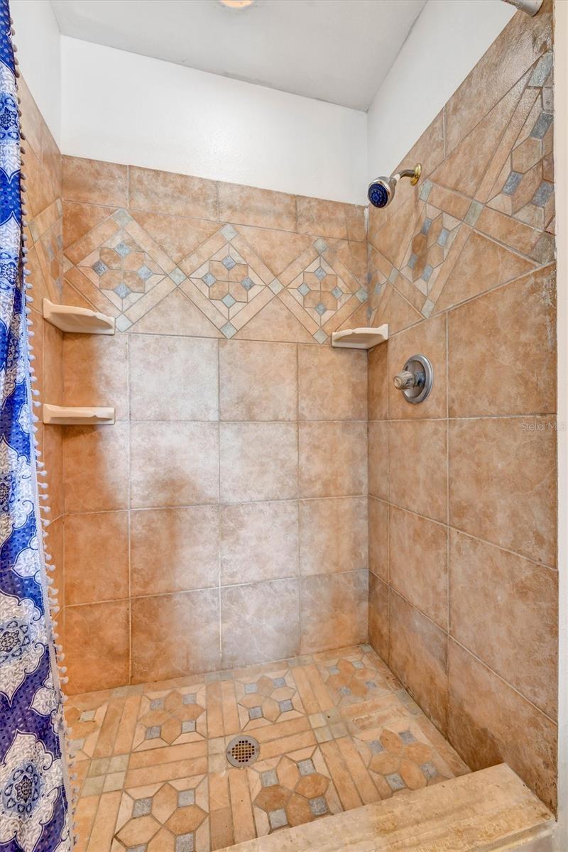 5320 ABINGER COURT, Tampa, FL 33624