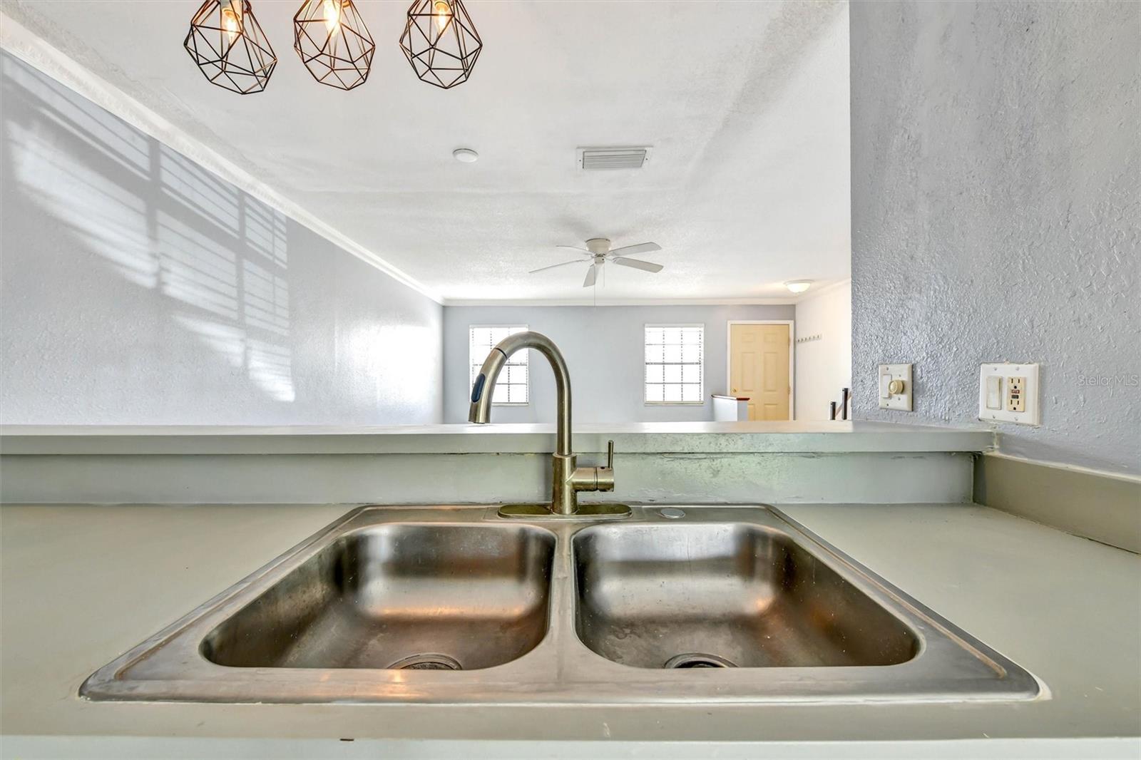 5320 ABINGER COURT, Tampa, FL 33624