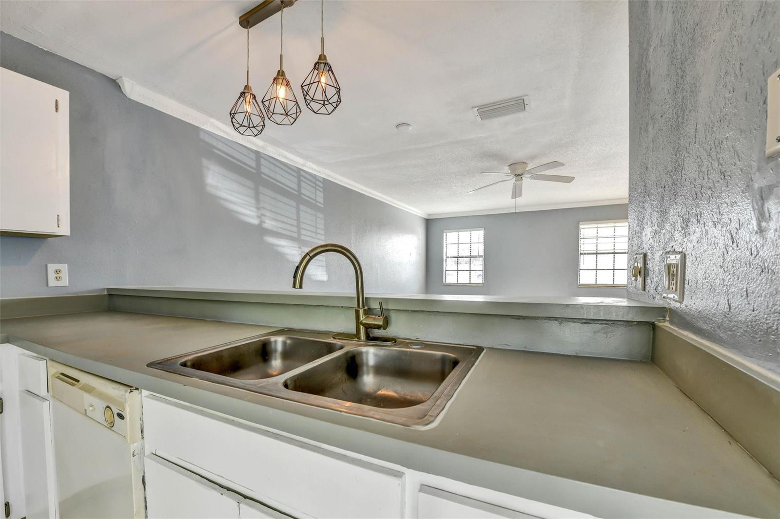 5320 ABINGER COURT, Tampa, FL 33624