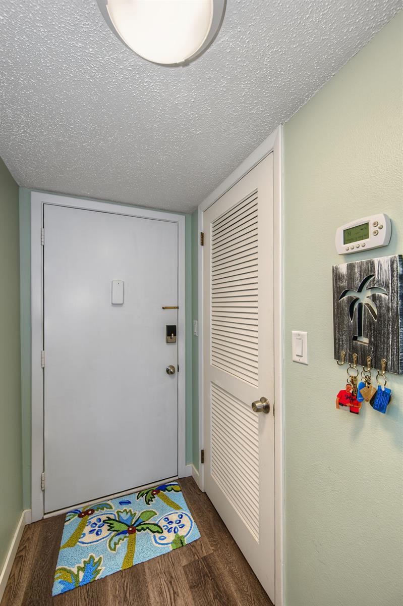 12000 CAPRI CIRCLE S, #20, Treasure Island, FL 33706