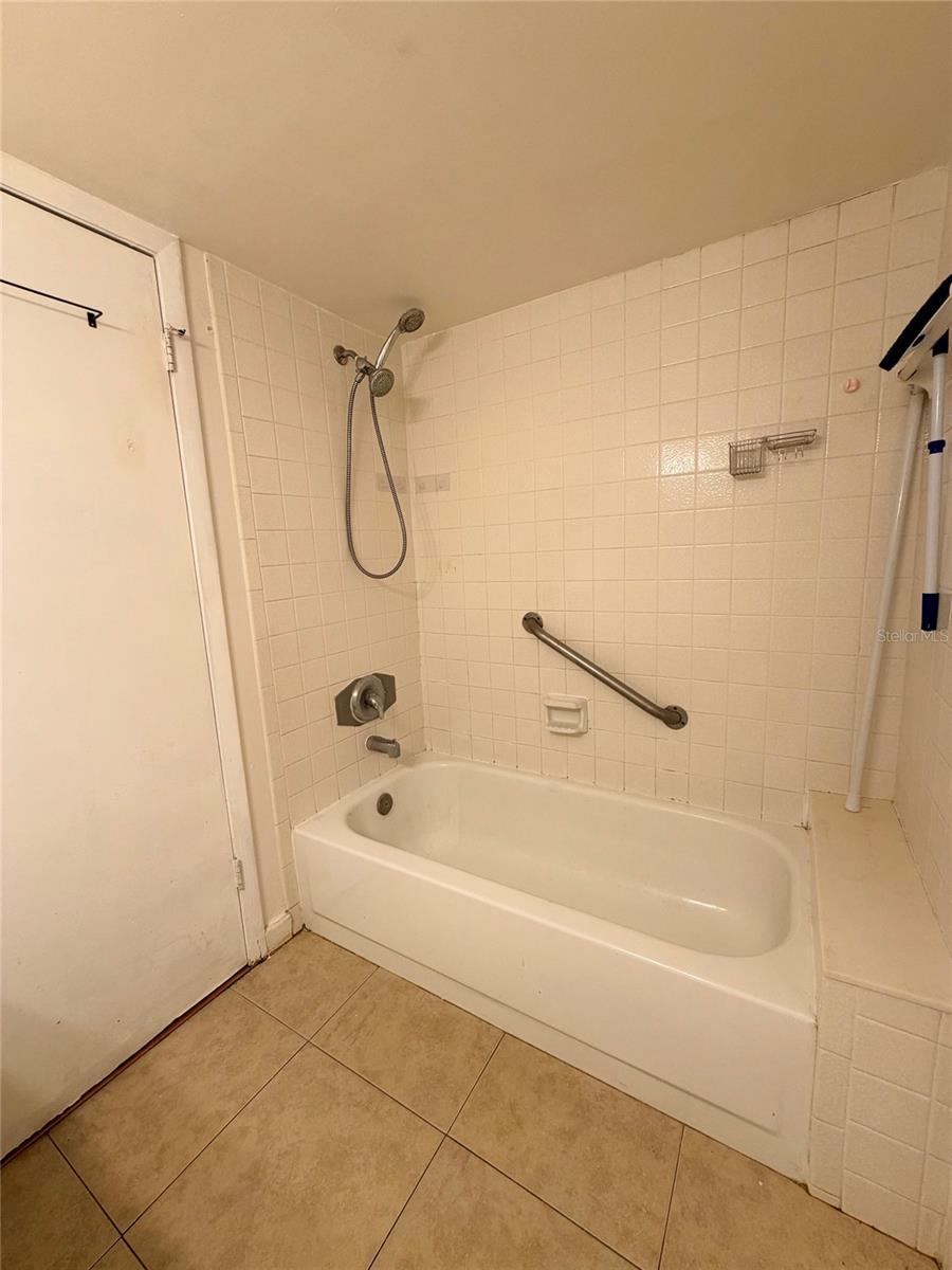 8209 SUN SPRING CIRCLE, #73, Orlando, FL 32825 8209 SUN SPRING CIRCLE, #73, Orlando, FL 32825