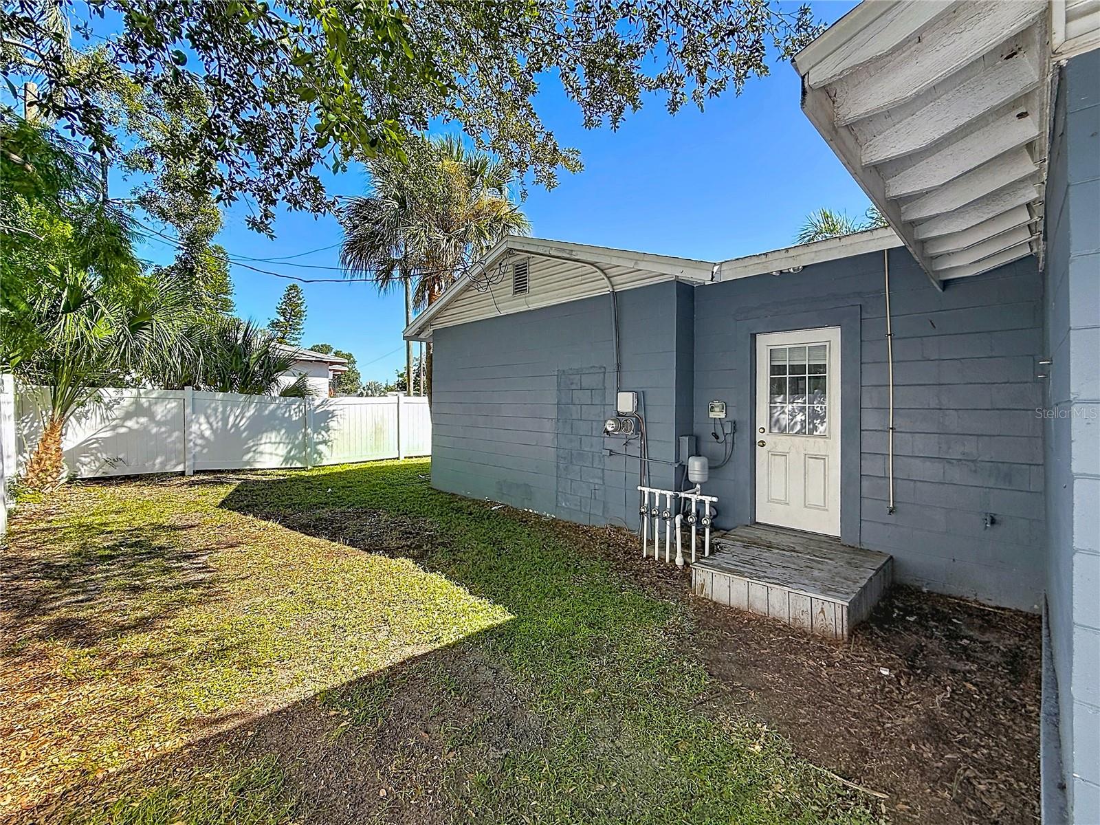 427 39TH STREET S, St Petersburg, FL 33711