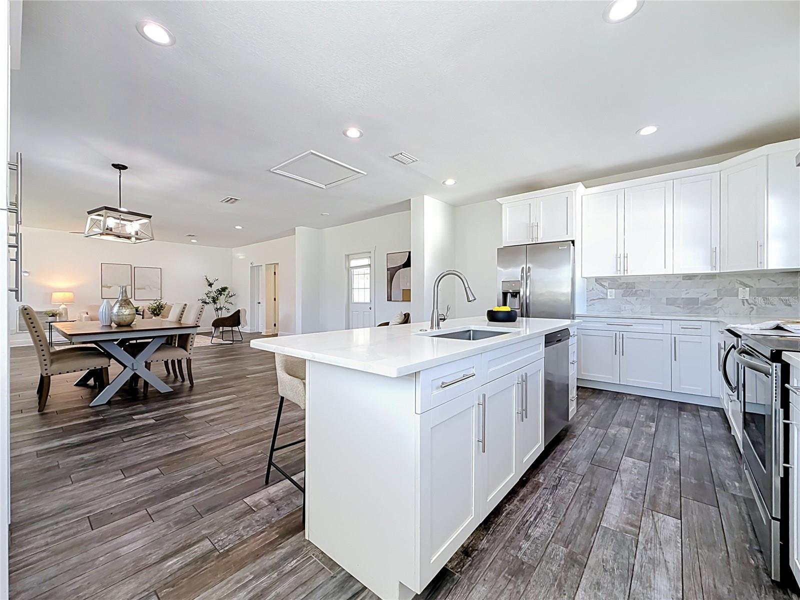 427 39TH STREET S, St Petersburg, FL 33711