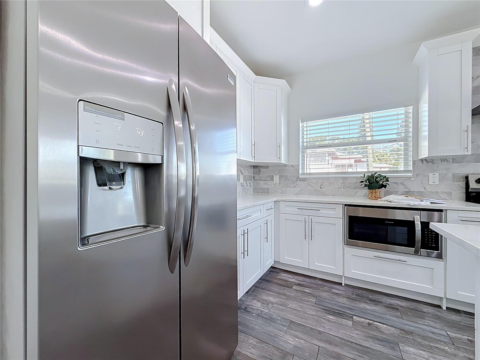 427 39TH STREET S, St Petersburg, FL 33711