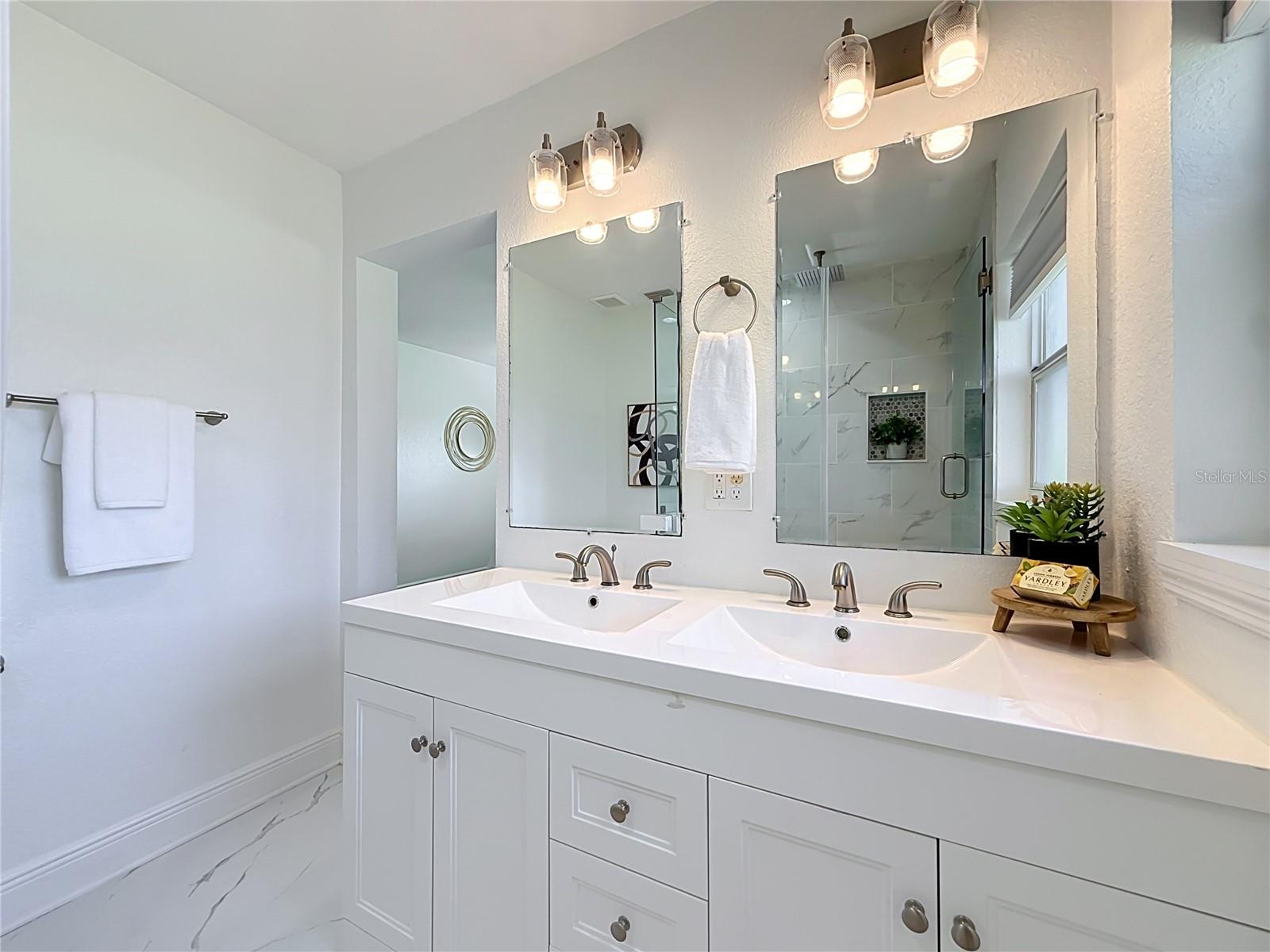 427 39TH STREET S, St Petersburg, FL 33711