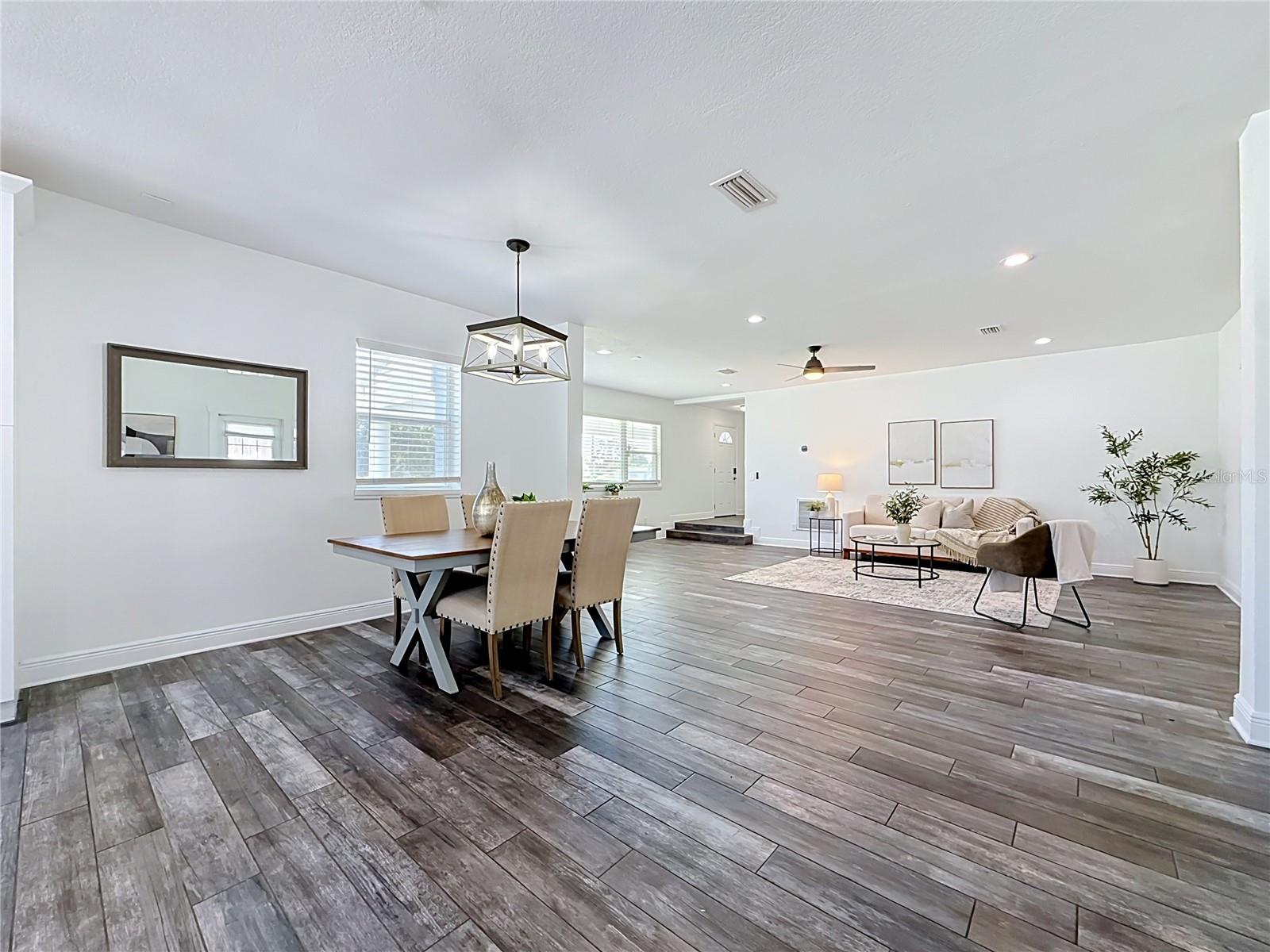 427 39TH STREET S, St Petersburg, FL 33711