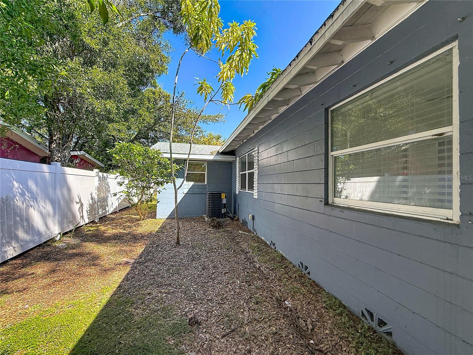 427 39TH STREET S, St Petersburg, FL 33711