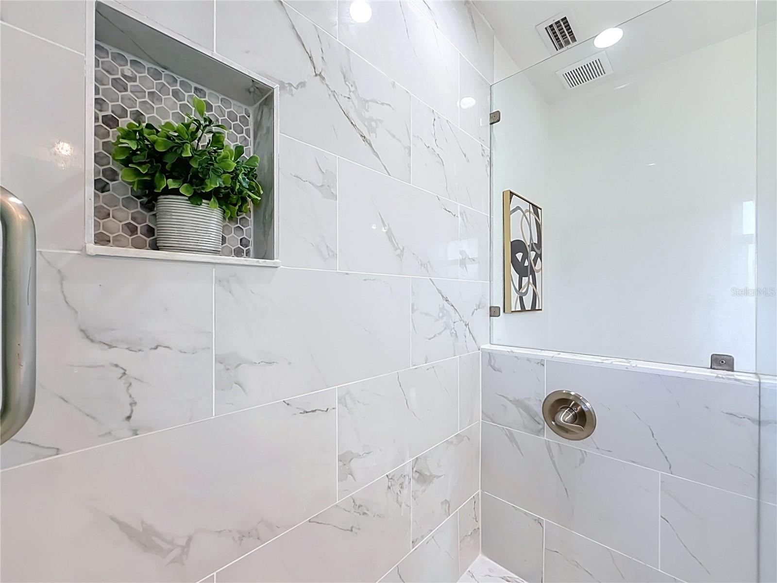 427 39TH STREET S, St Petersburg, FL 33711