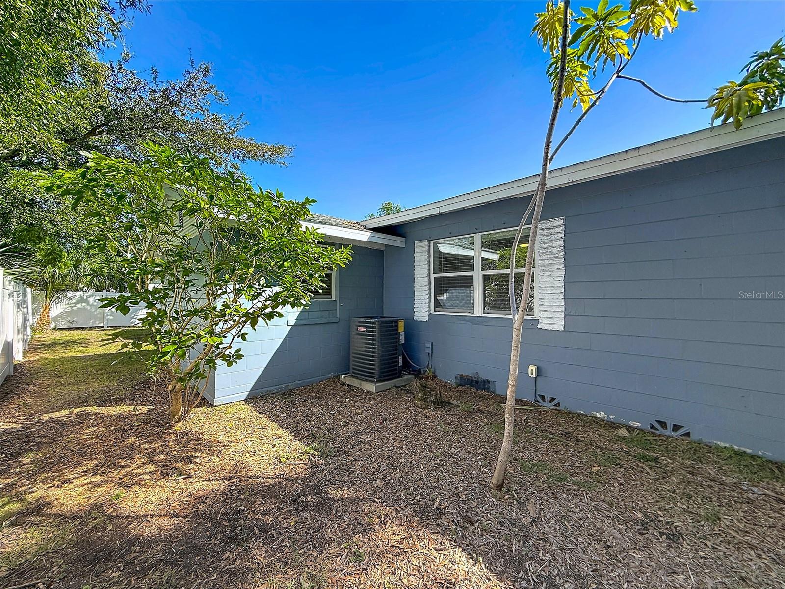 427 39TH STREET S, St Petersburg, FL 33711
