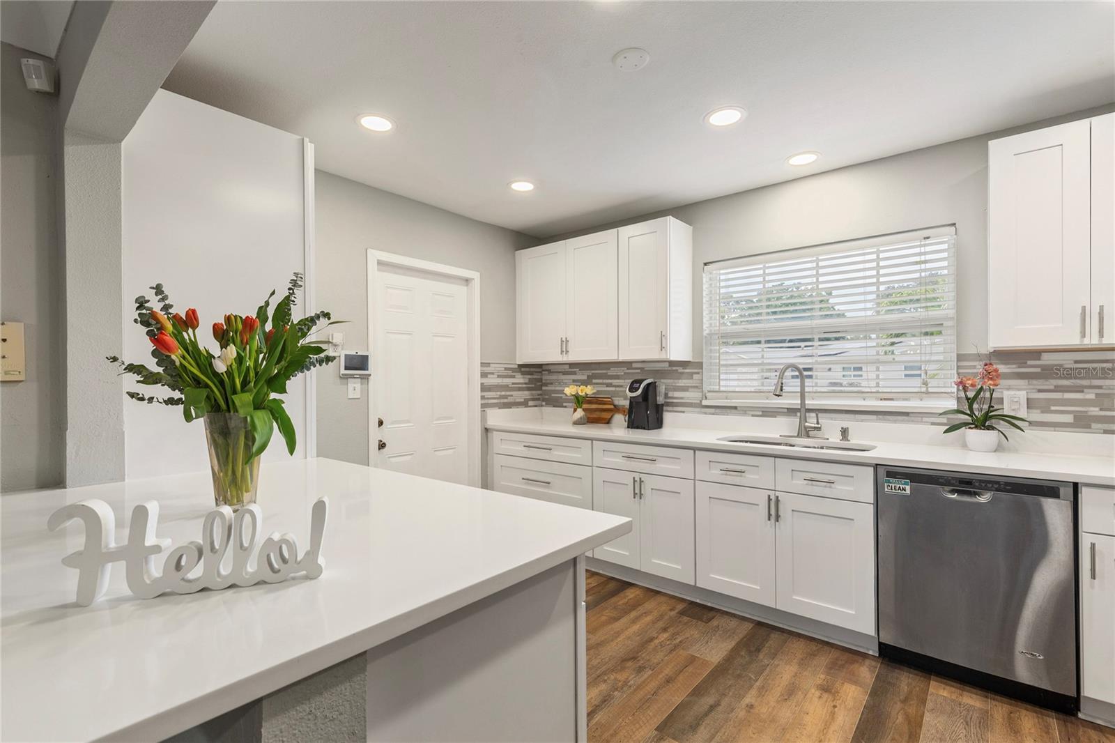 1832 69TH AVENUE S, St Petersburg, FL 33712