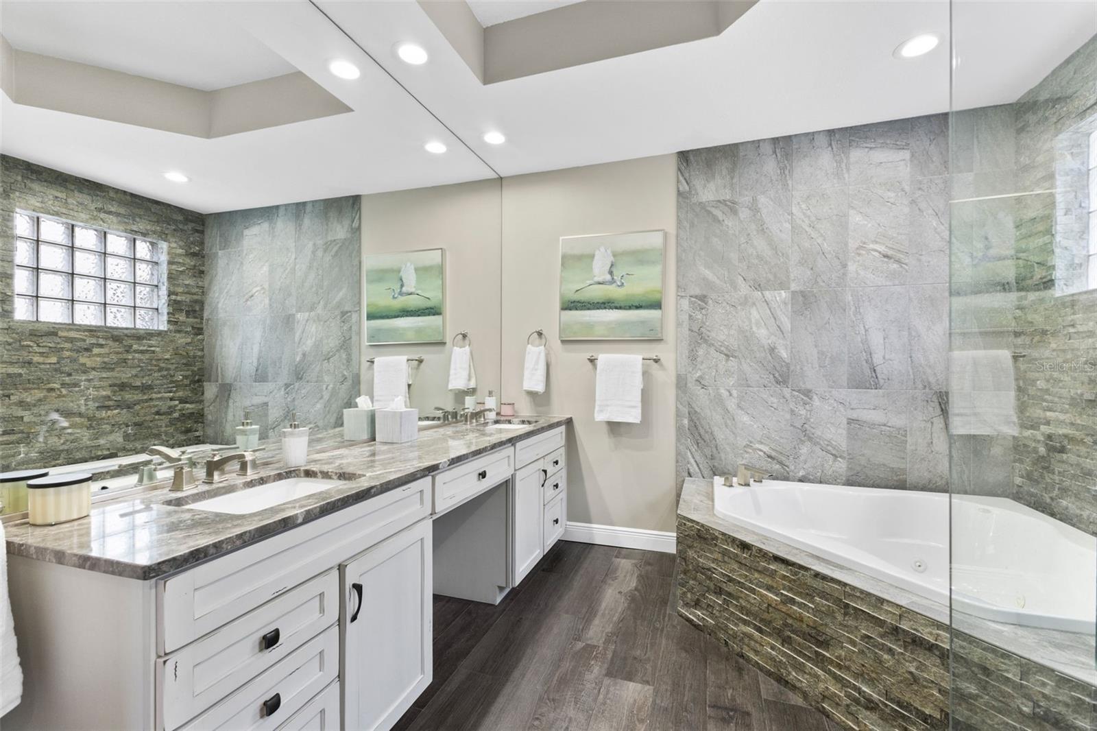 304 9TH AVENUE E, Palmetto, FL 34221