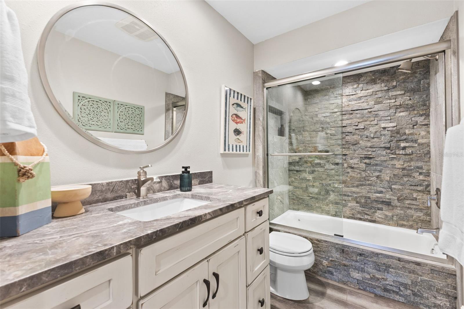 304 9TH AVENUE E, Palmetto, FL 34221