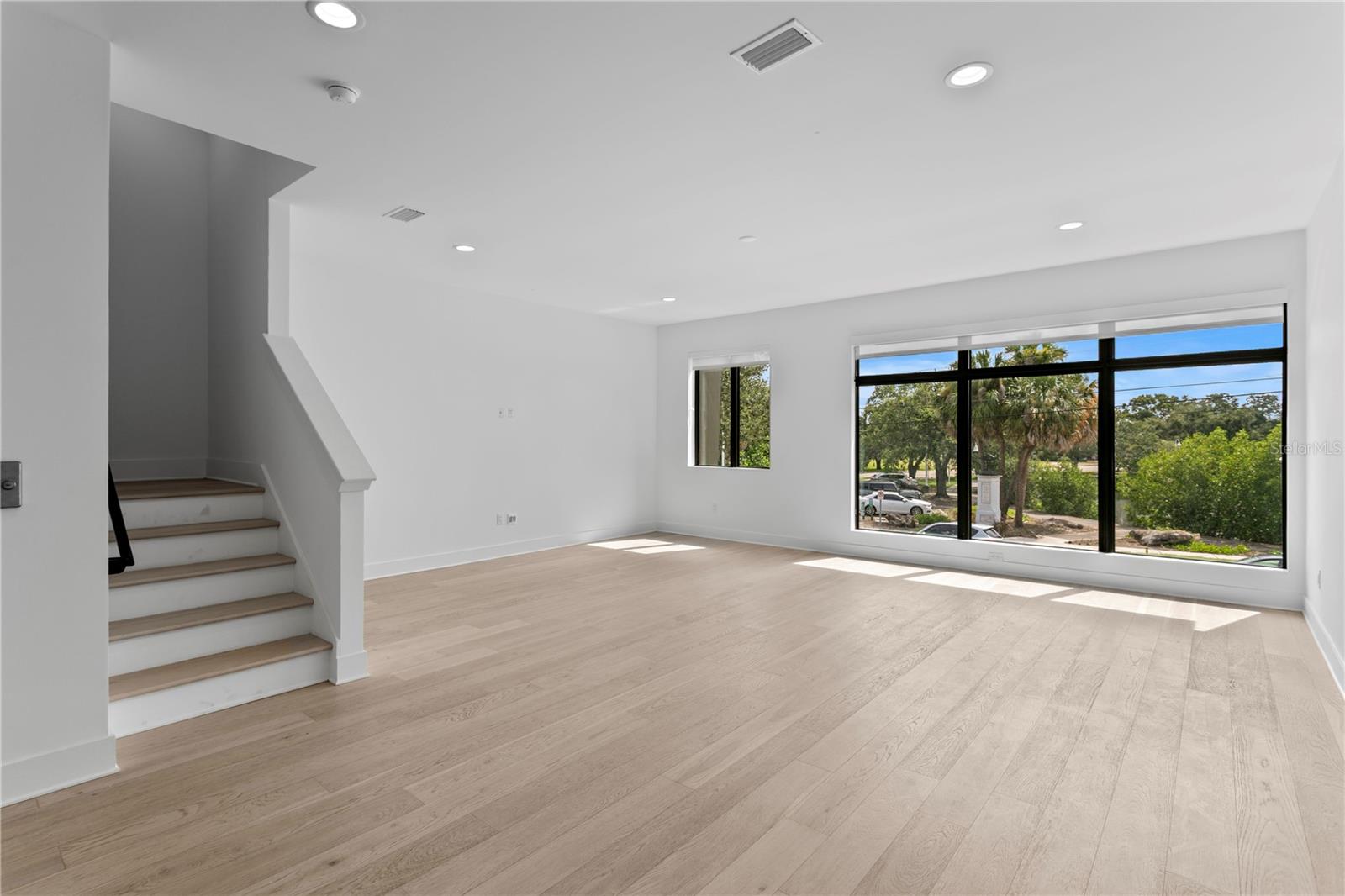 90 COLUMBIA DRIVE, #5, Tampa, FL 33606
