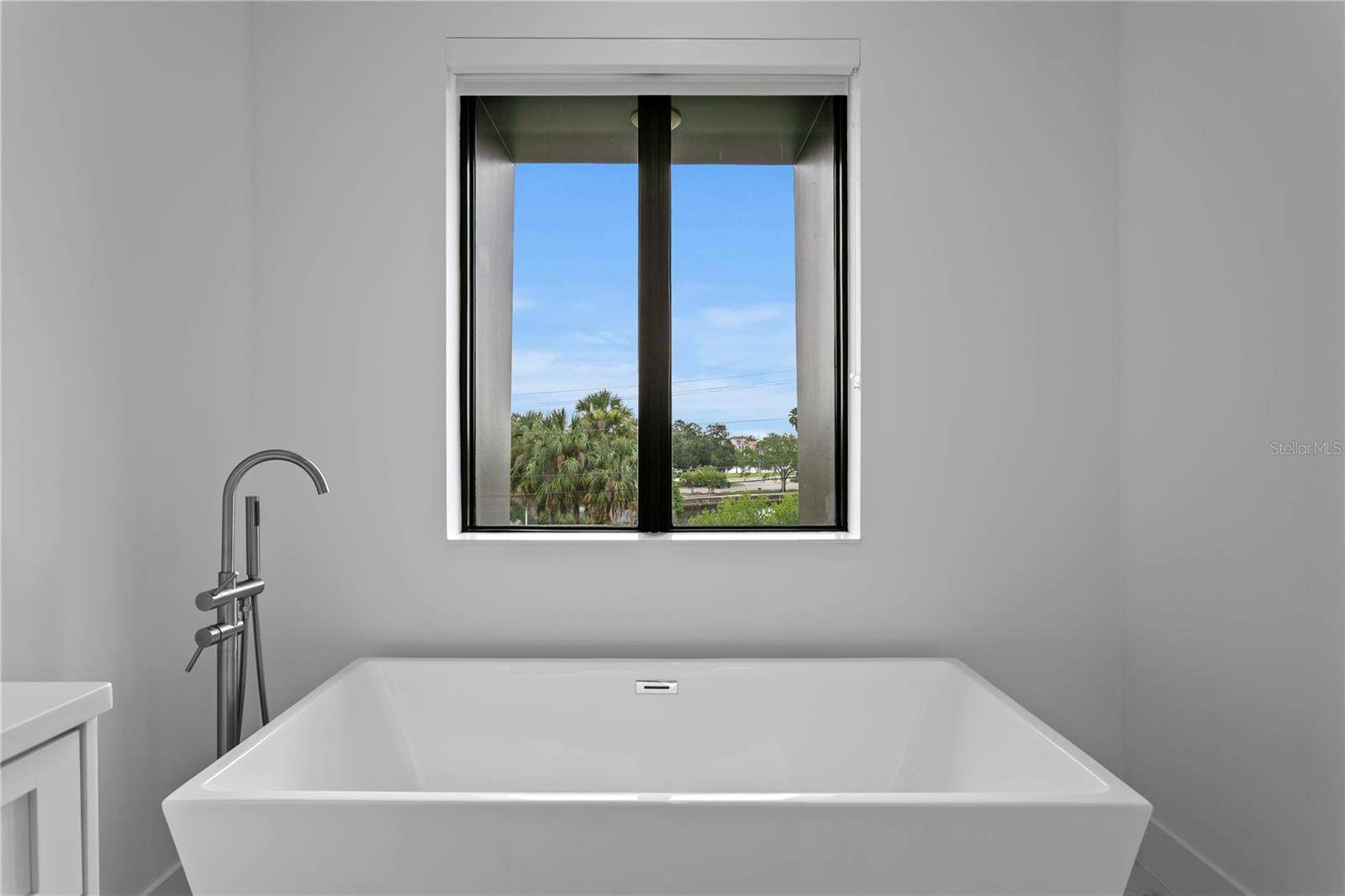 90 COLUMBIA DRIVE, #5, Tampa, FL 33606