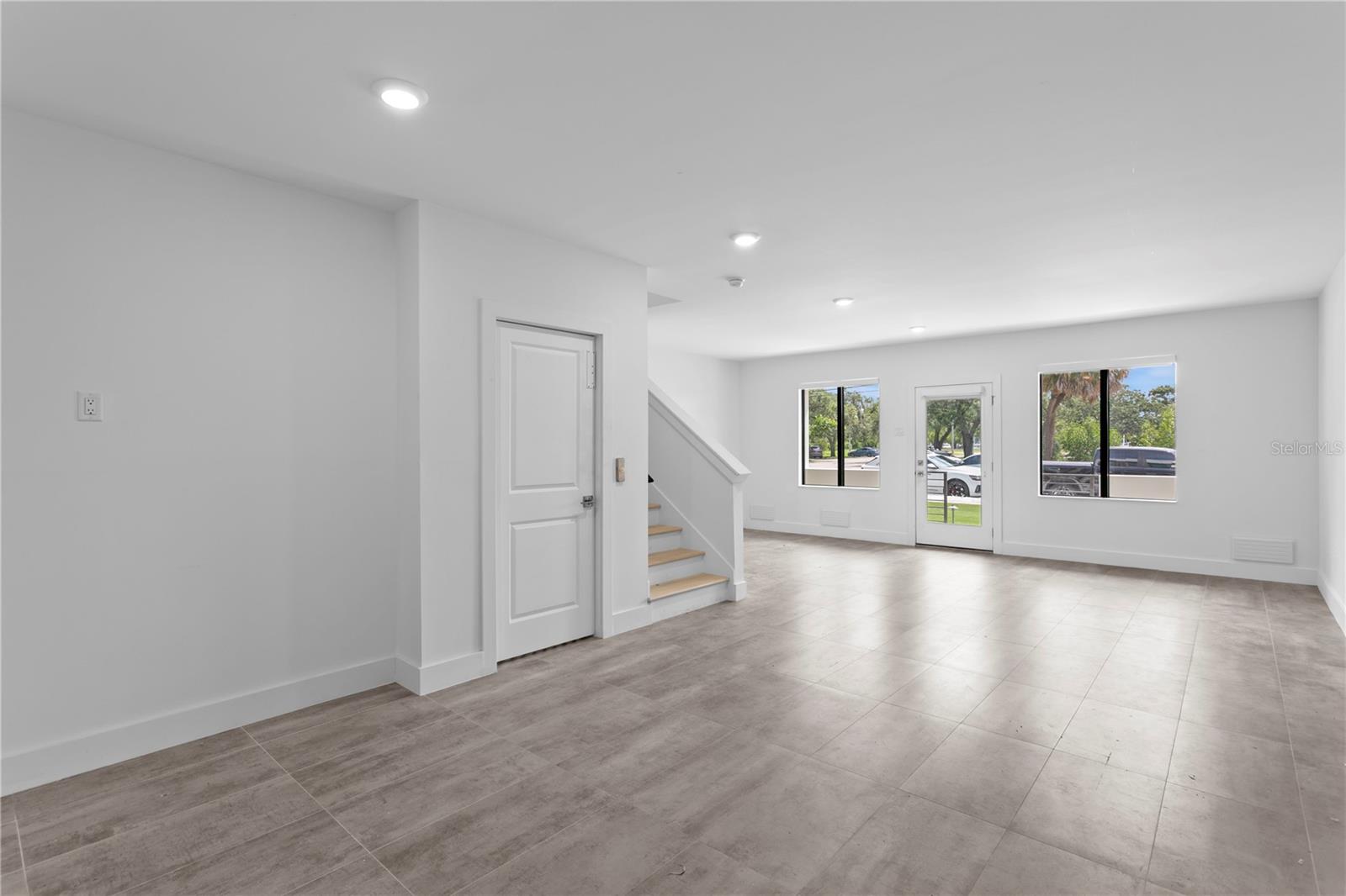 90 COLUMBIA DRIVE, #5, Tampa, FL 33606