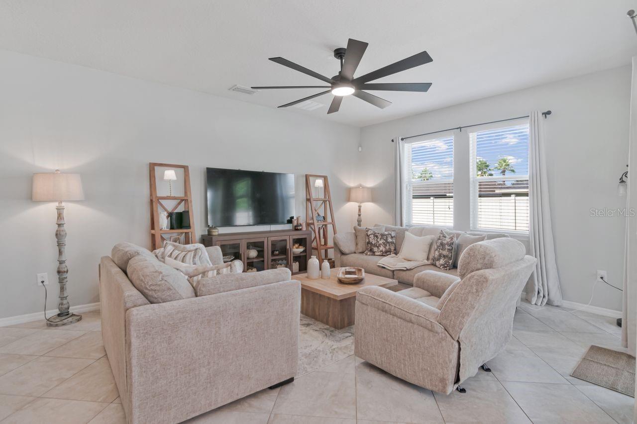 Expandable living area - lots of room yet still cozy. Large fan creates wonderful breeze.