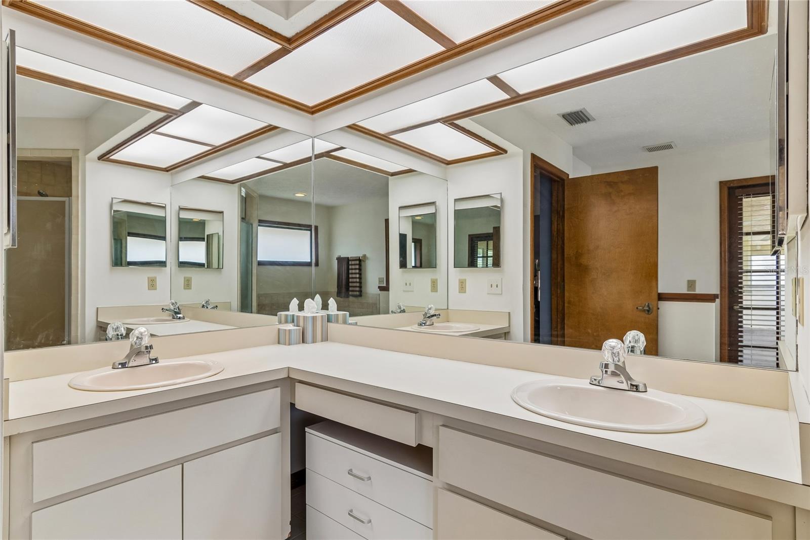 3822 COLD CREEK DRIVE, Valrico, FL 33594