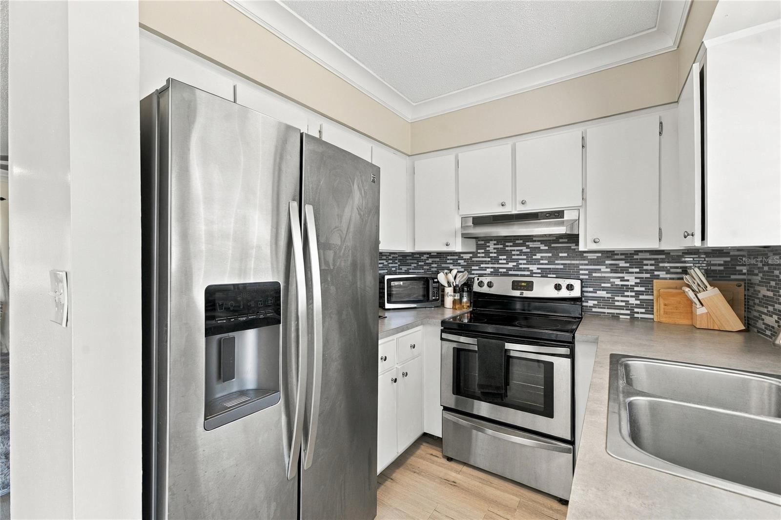 9453 GOLDEN GROVE STREET, Seminole, FL 33772 9453 GOLDEN GROVE STREET, Seminole, FL 33772