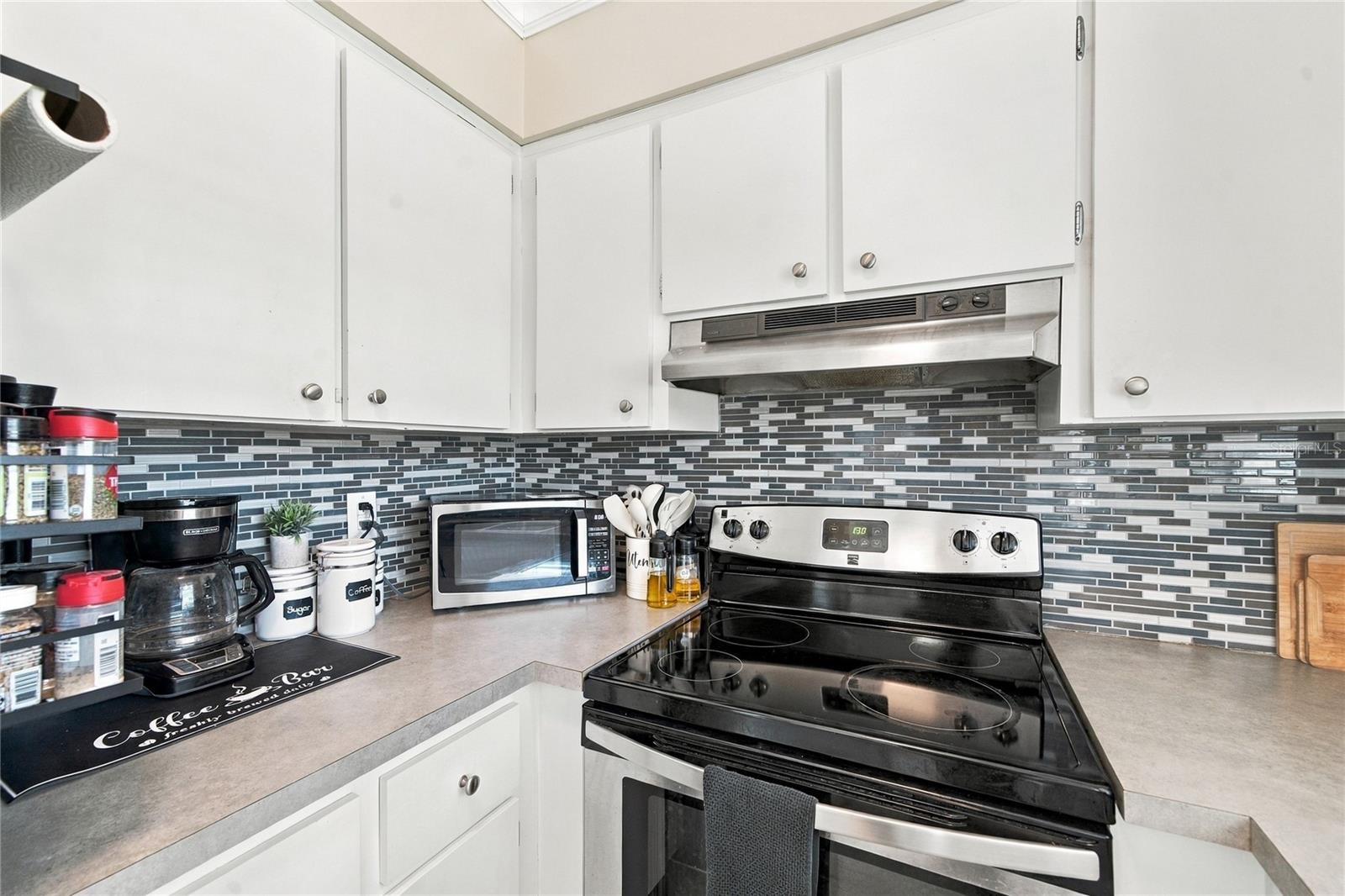 9453 GOLDEN GROVE STREET, Seminole, FL 33772 9453 GOLDEN GROVE STREET, Seminole, FL 33772