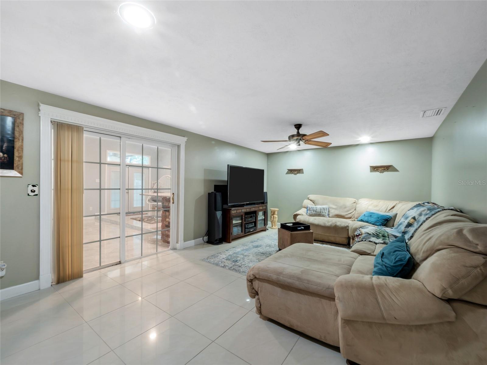 8344 FOUNTAIN AVENUE, Tampa, FL 33615