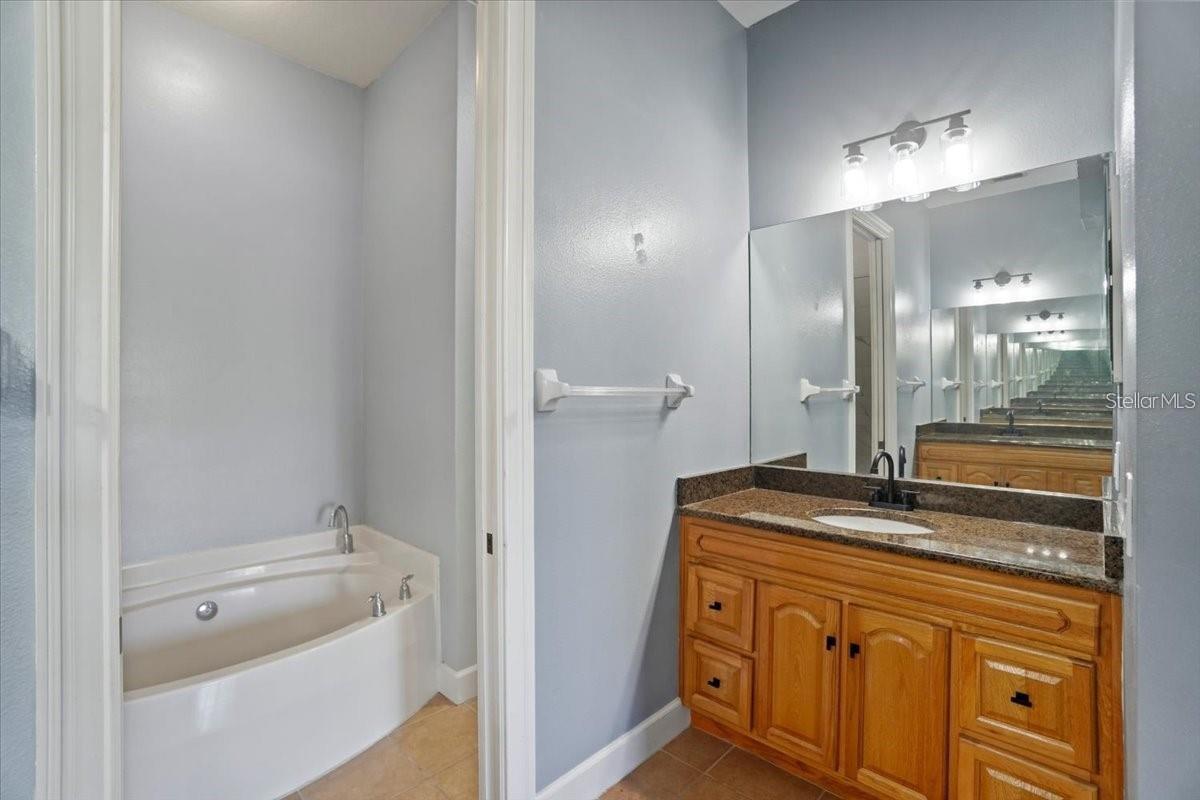 8406 COSTA BLANCA COURT, Temple Terrace, FL 33637