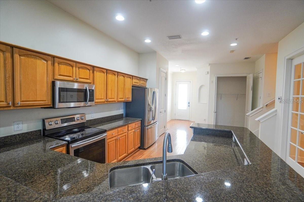8406 COSTA BLANCA COURT, Temple Terrace, FL 33637
