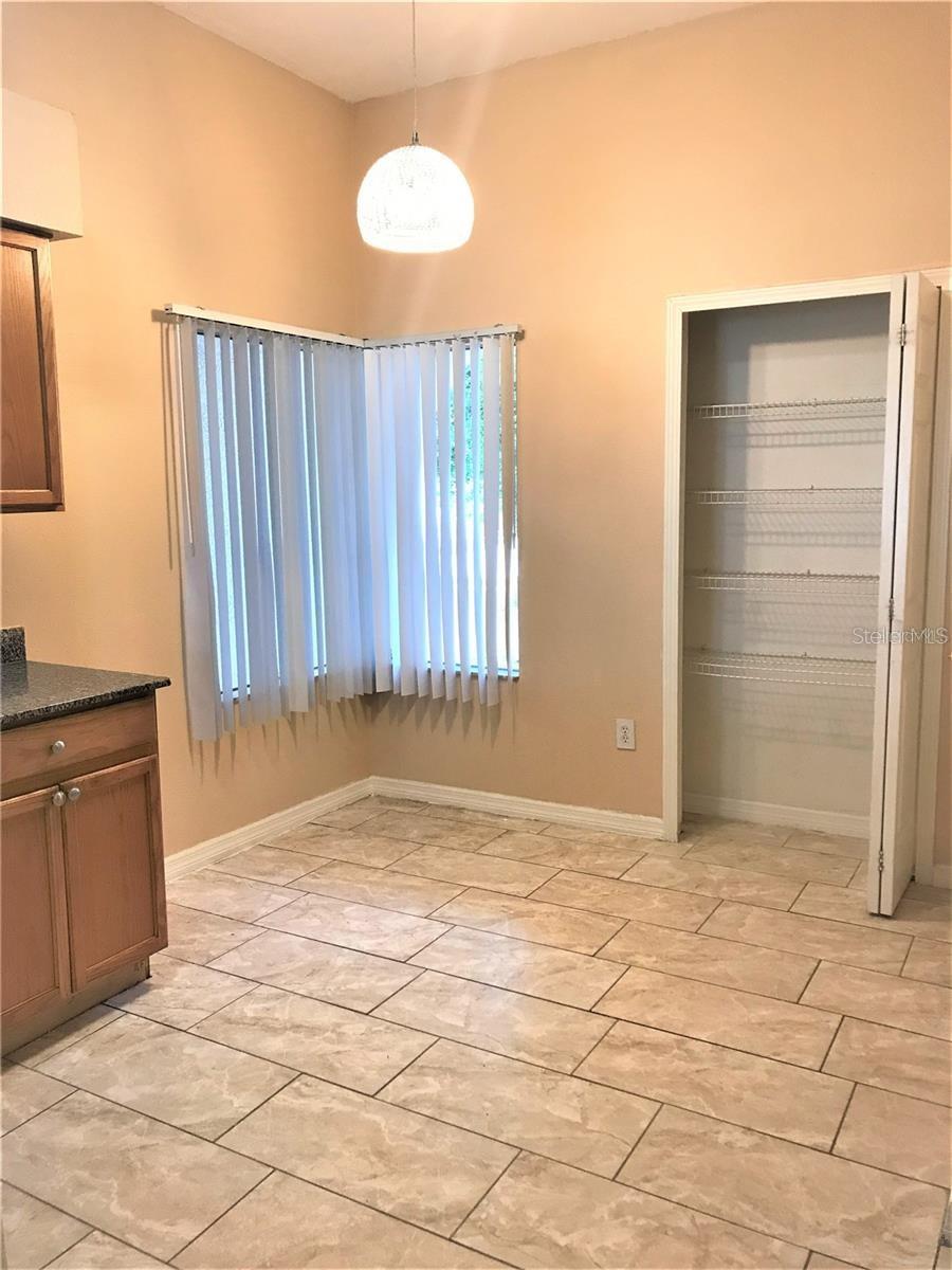 Eat-in area in the Kitchen by a pantry