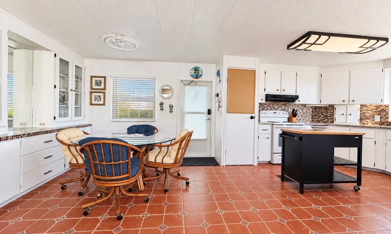 Dining room And kitchen