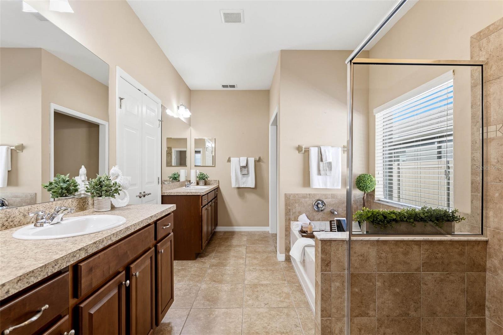 2201 BARRACUDA CT, Holiday, FL 34691