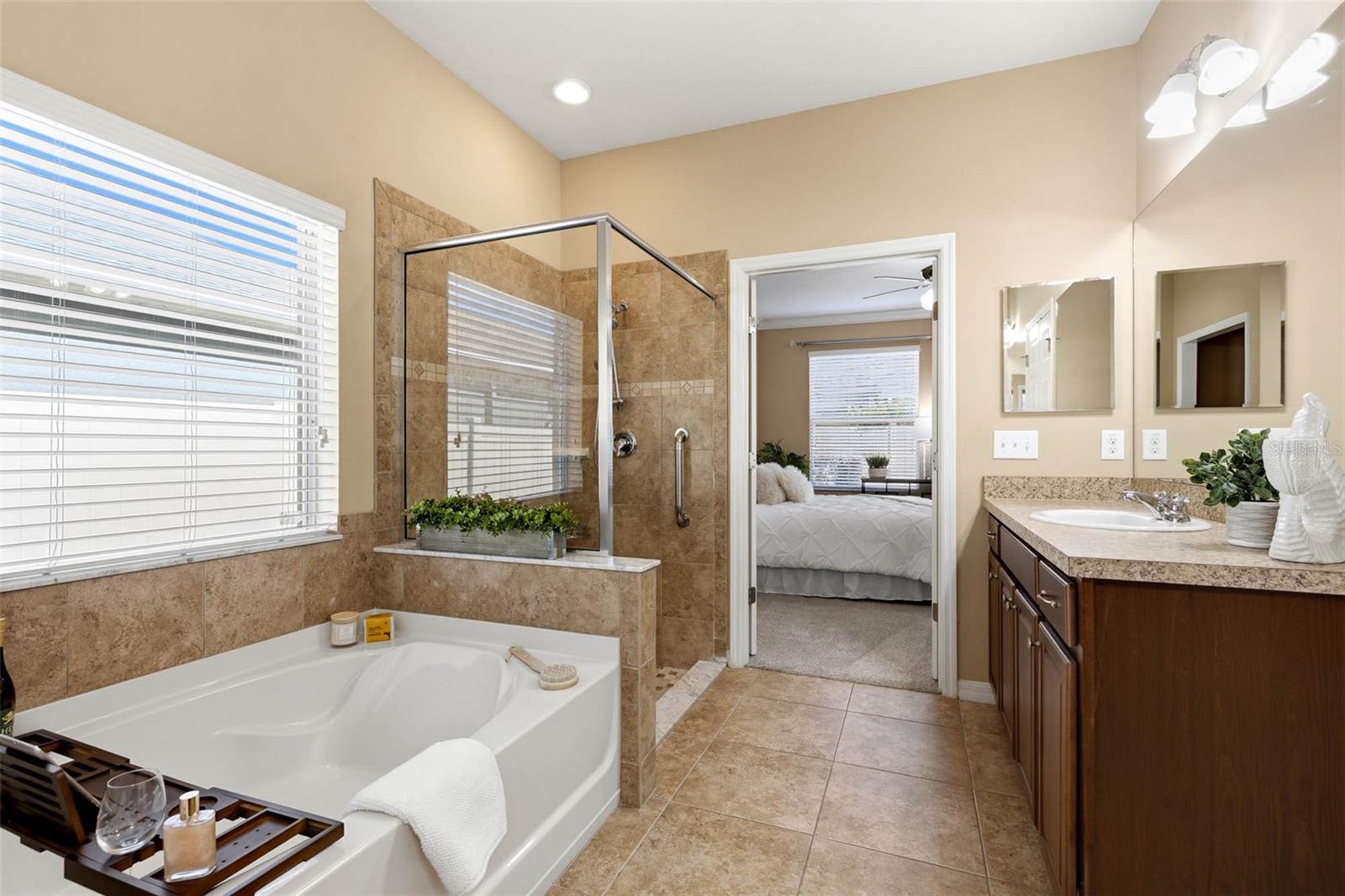 2201 BARRACUDA CT, Holiday, FL 34691