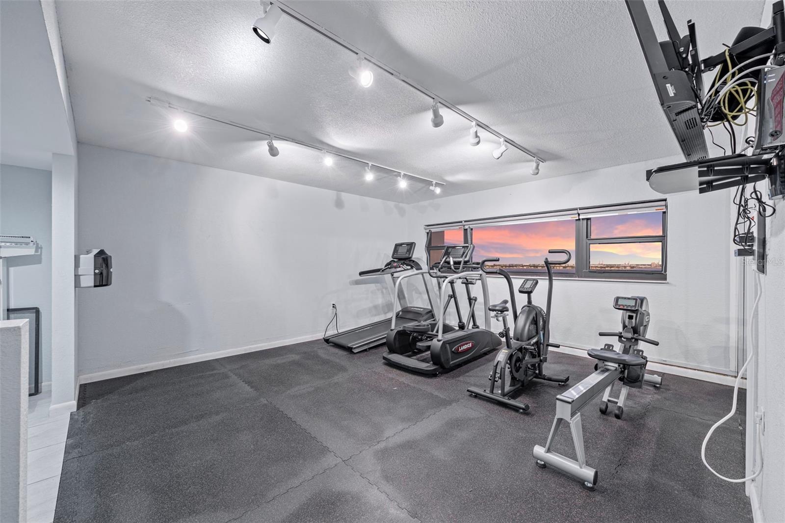 4141 BAYSHORE BOULEVARD, #905, Tampa, FL 33611