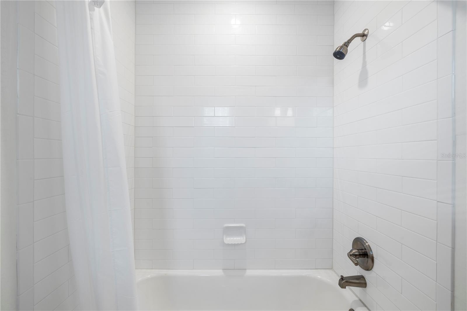 Primary Shower/Tub