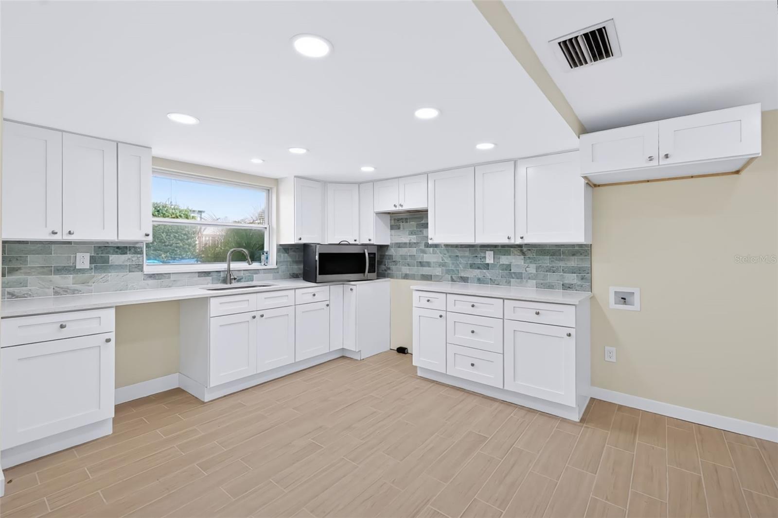 2123 BAYOU DRIVE, Holiday, FL 34691