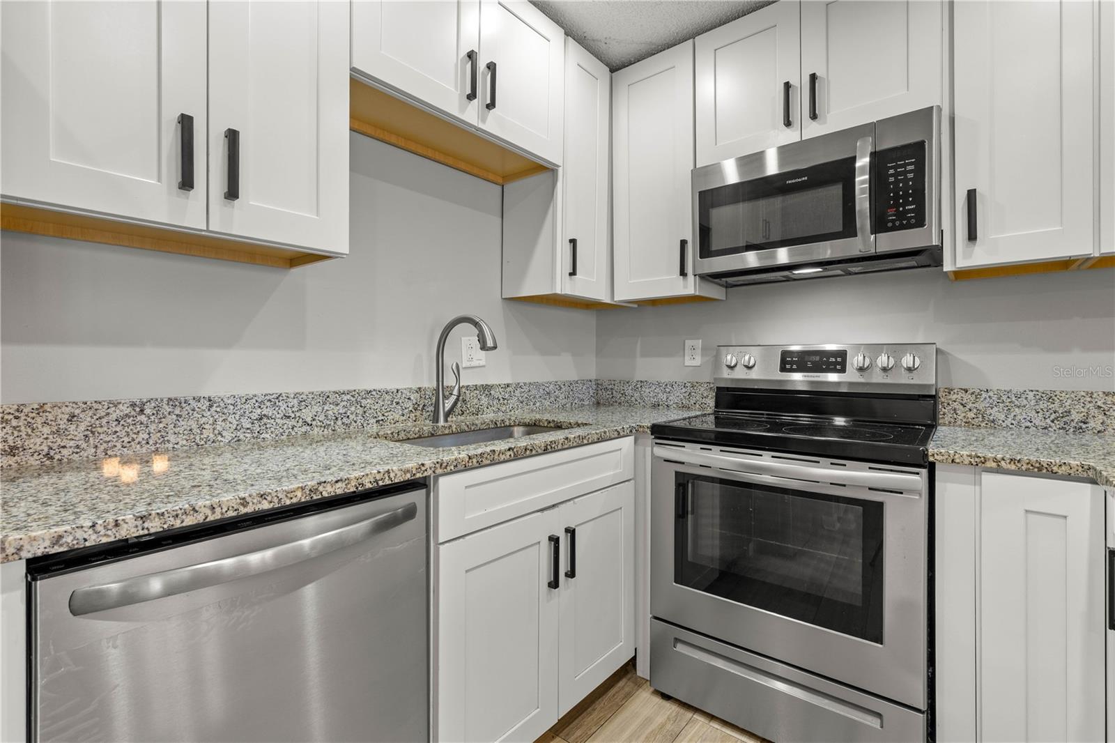 1281 PINE RIDGE CIRCLE E, #A2, Tarpon Springs, FL 34688