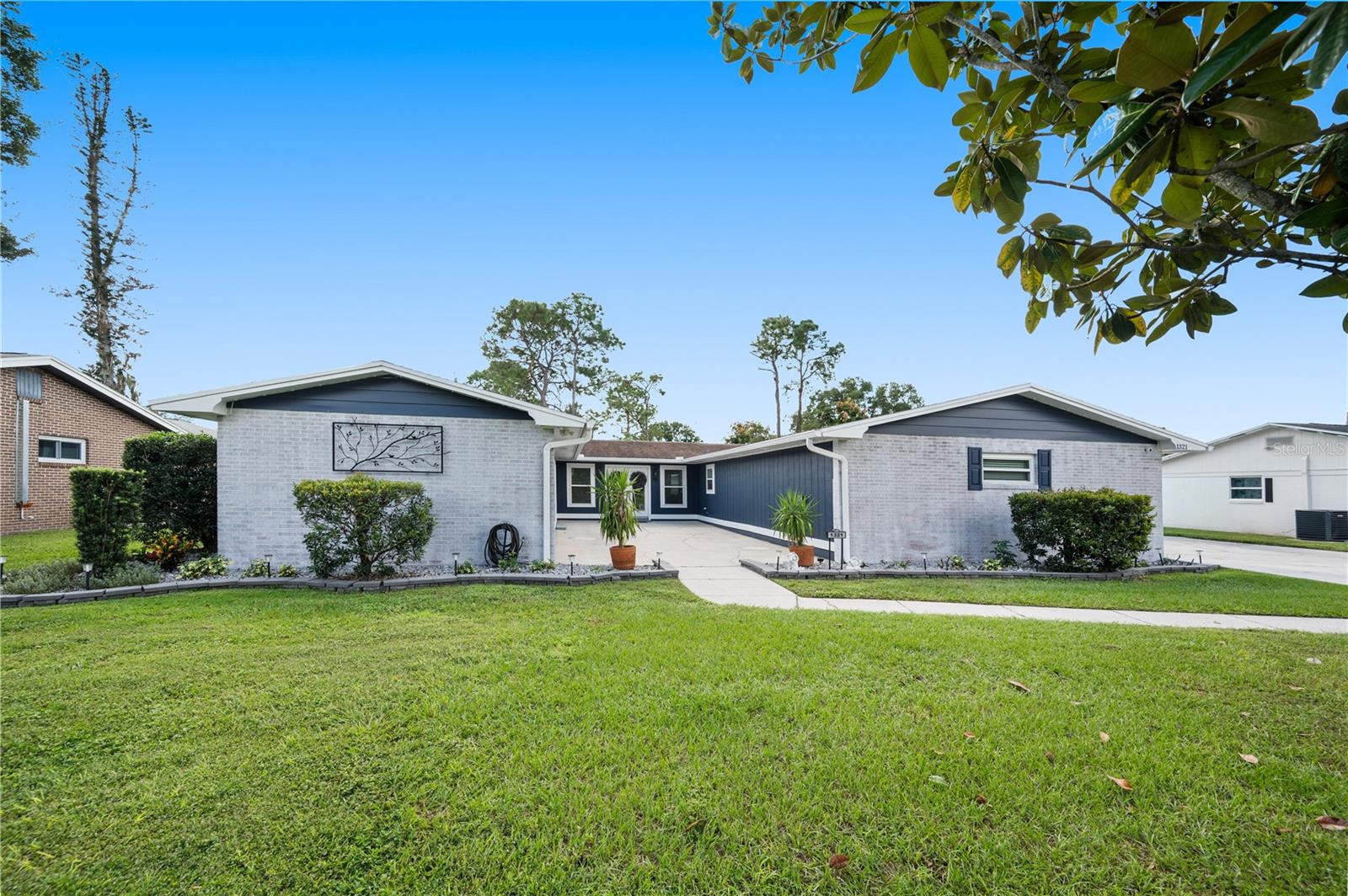1321 LAKE MIRIAM DRIVE, Lakeland, FL 33813