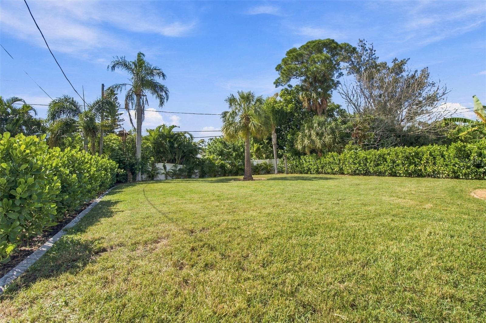 5426 VENETIAN BOULEVARD NE, St Petersburg, FL 33703