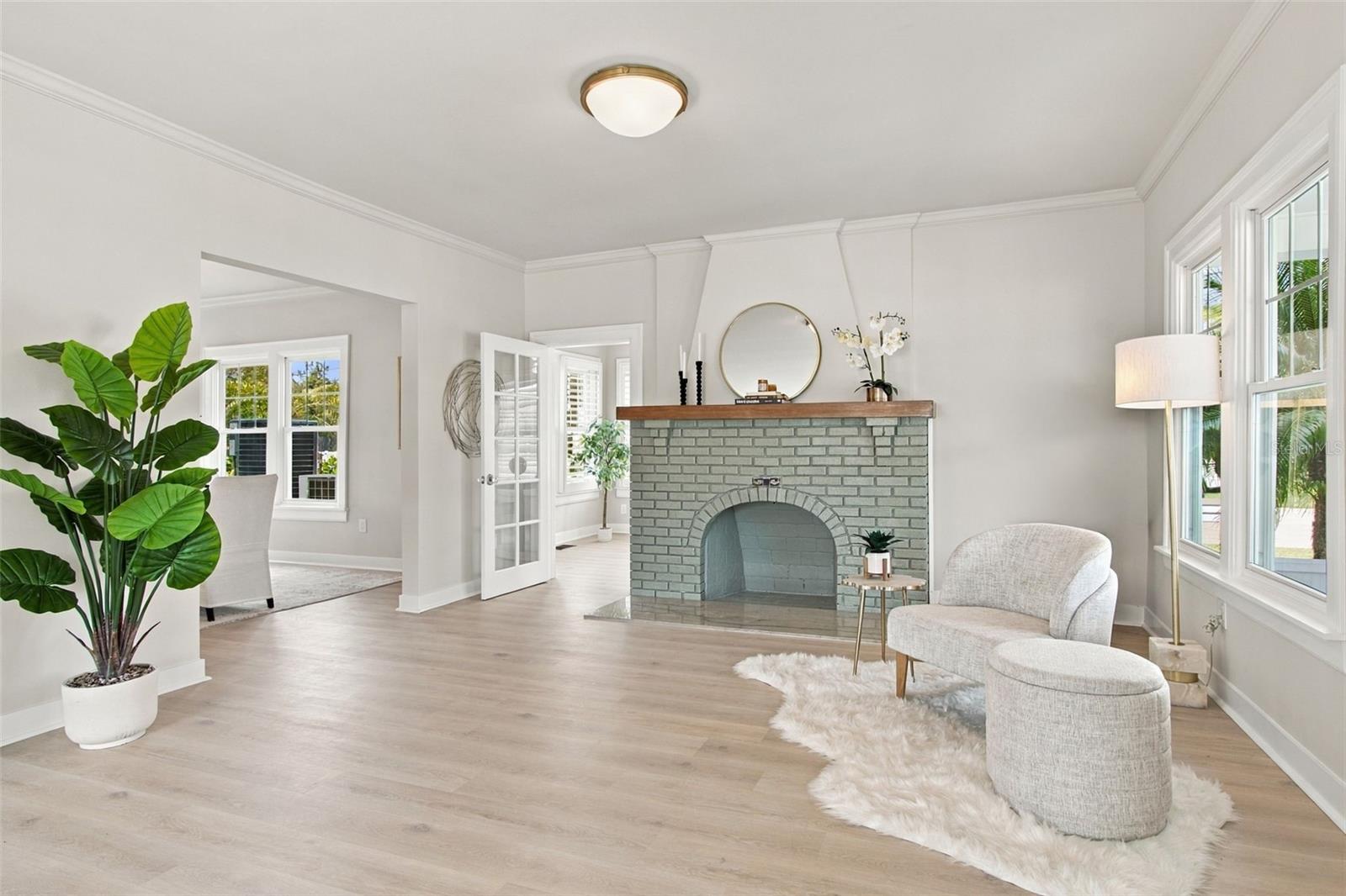 5426 VENETIAN BOULEVARD NE, St Petersburg, FL 33703