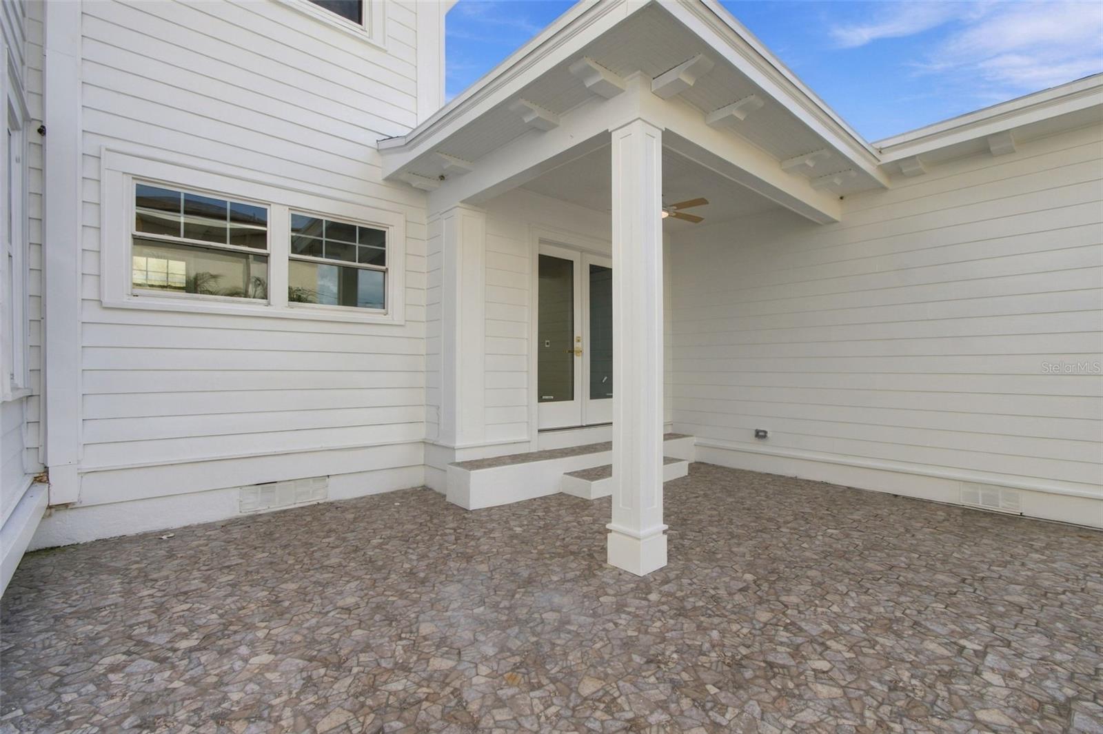 5426 VENETIAN BOULEVARD NE, St Petersburg, FL 33703