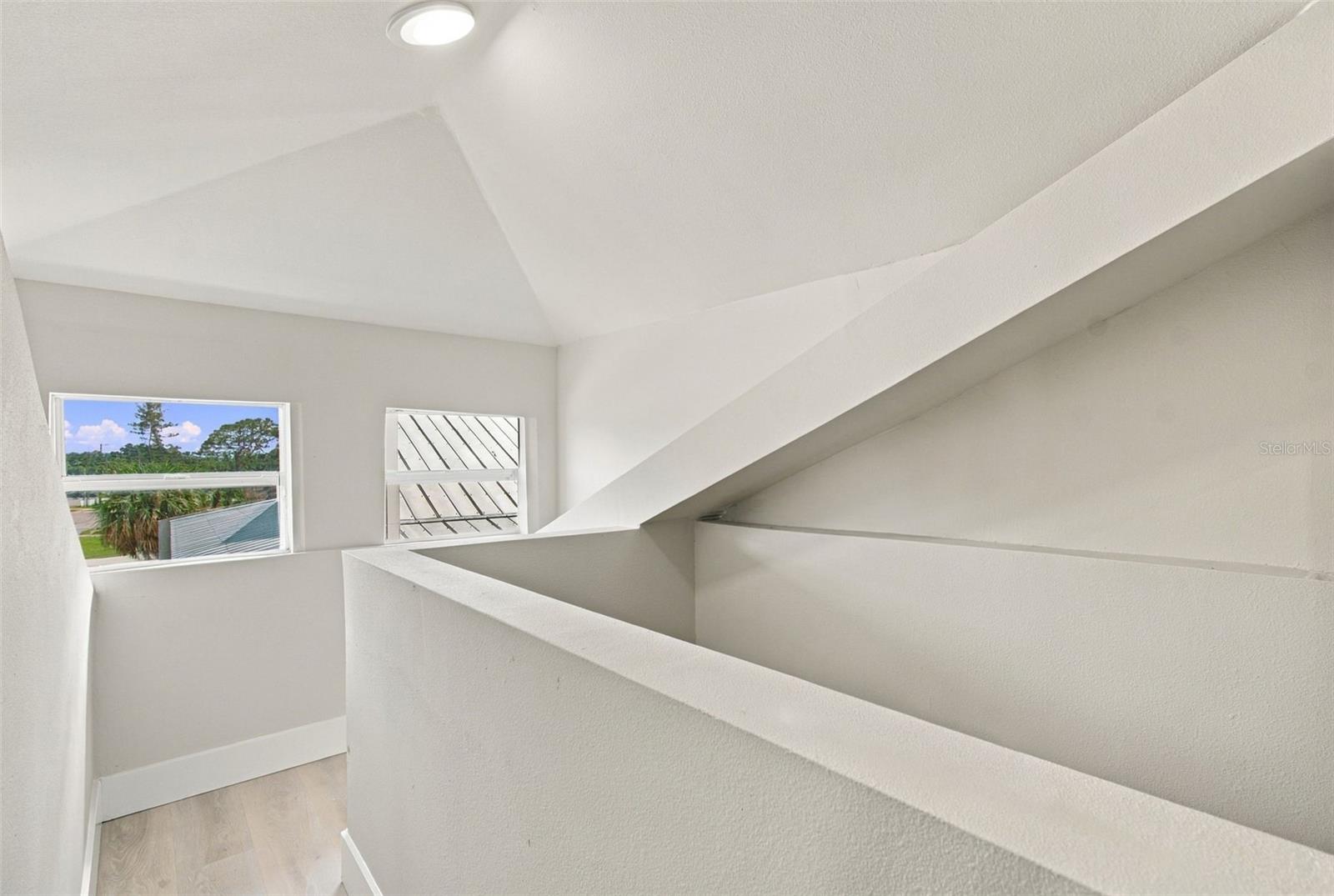 5426 VENETIAN BOULEVARD NE, St Petersburg, FL 33703