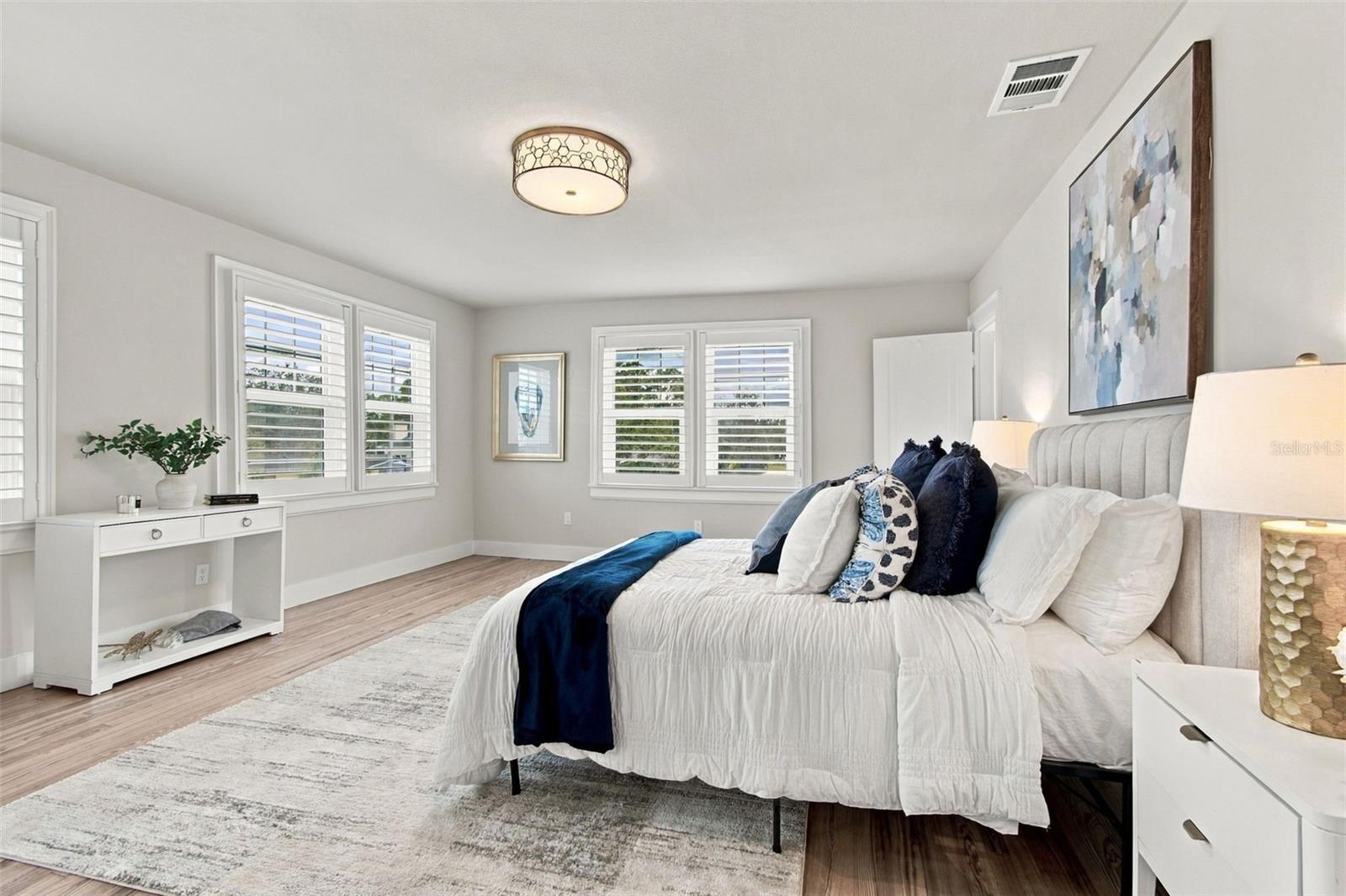 5426 VENETIAN BOULEVARD NE, St Petersburg, FL 33703