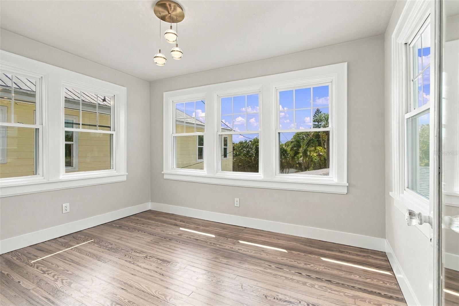 5426 VENETIAN BOULEVARD NE, St Petersburg, FL 33703
