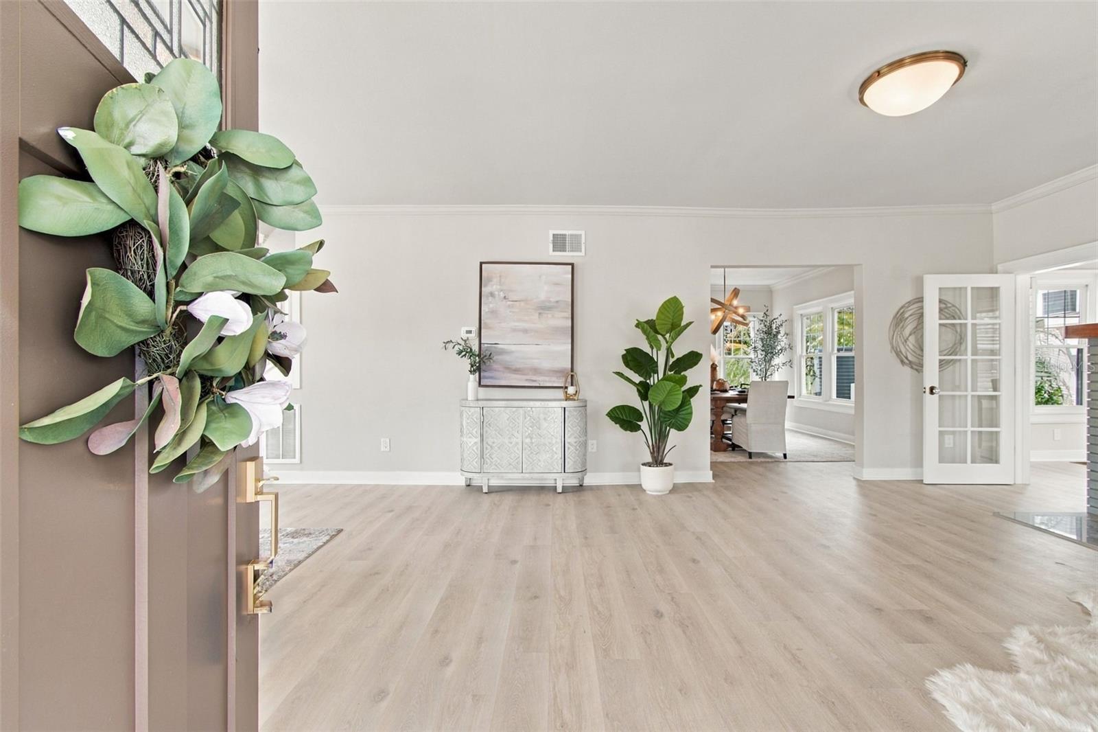 5426 VENETIAN BOULEVARD NE, St Petersburg, FL 33703