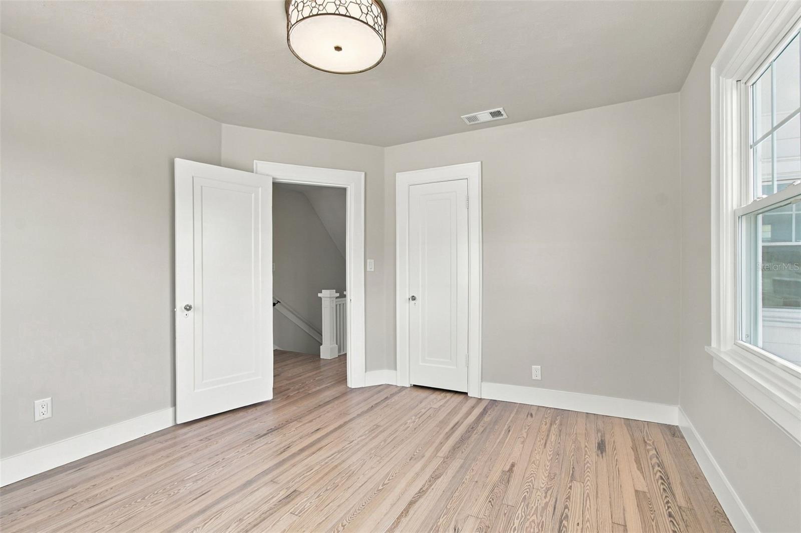 5426 VENETIAN BOULEVARD NE, St Petersburg, FL 33703