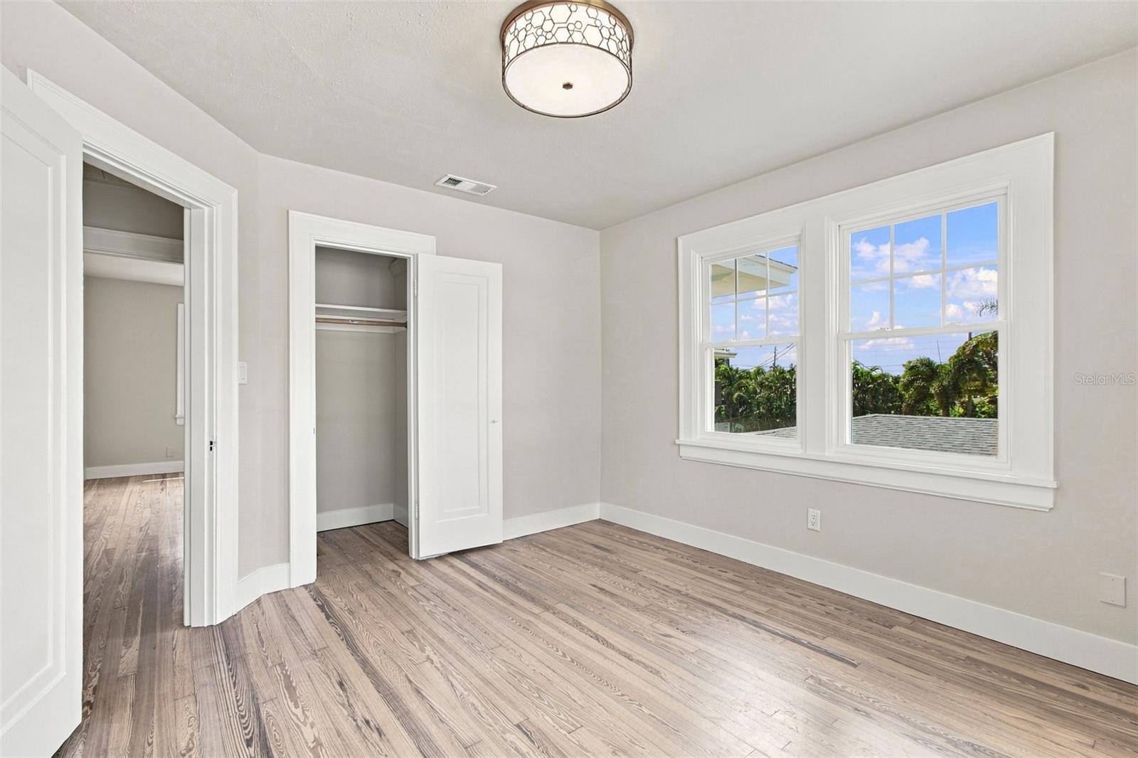 5426 VENETIAN BOULEVARD NE, St Petersburg, FL 33703