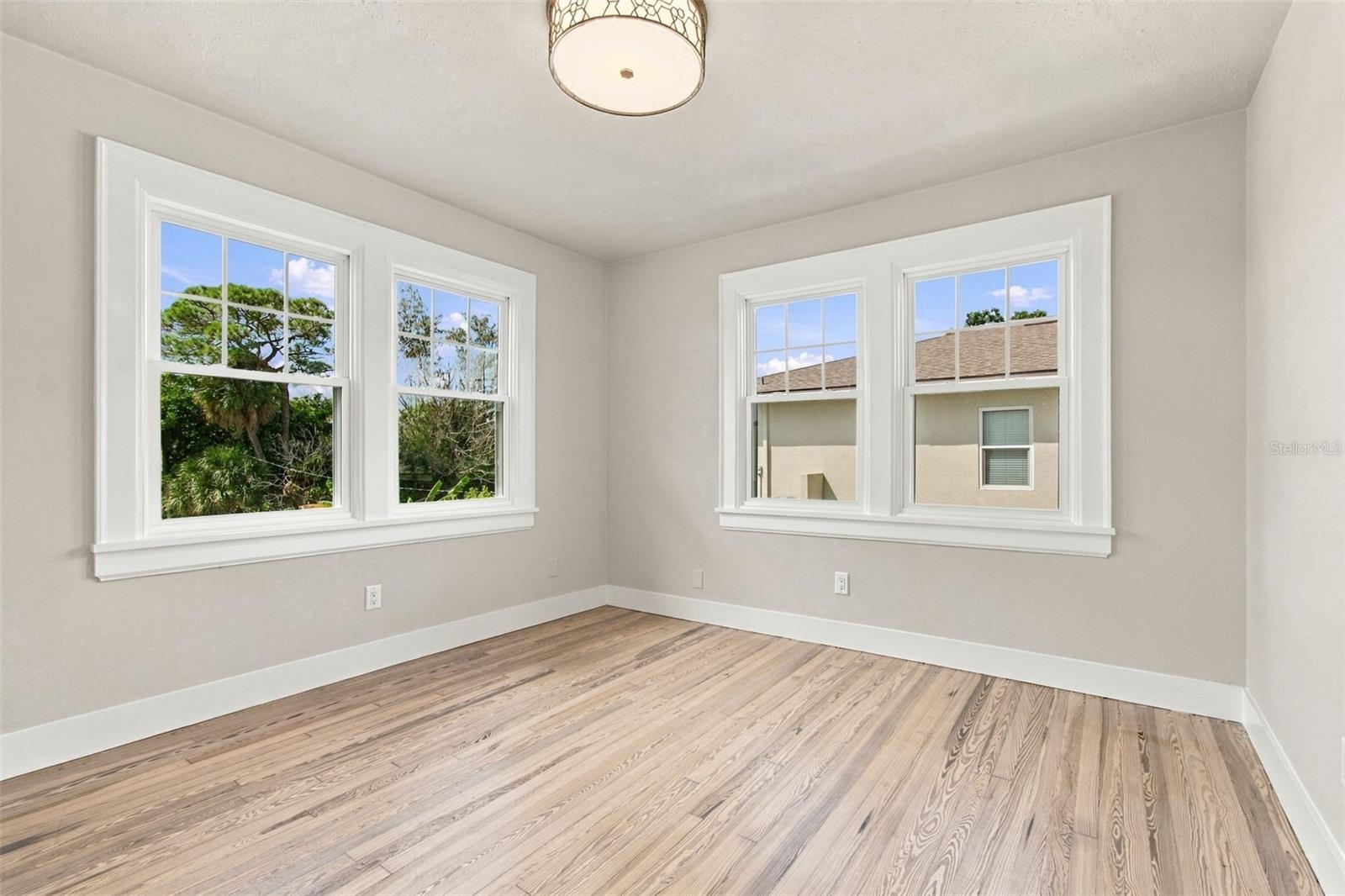 5426 VENETIAN BOULEVARD NE, St Petersburg, FL 33703